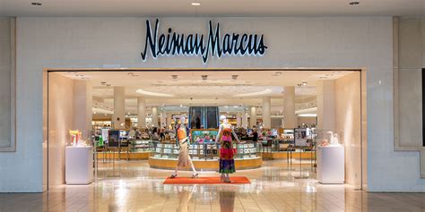 neiman marcus online shopping.